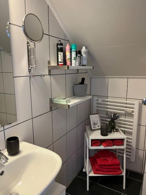 Gemuetliche Wohnung Mitten In Esens Extérieur photo